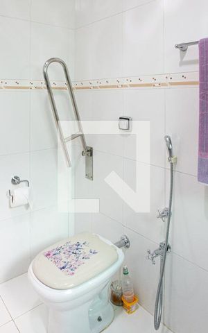 Casa à venda com 700m², 3 quartos e 8 vagas Casa à venda com 700m², 3 quartos e 8 vagasbanheiro corredor