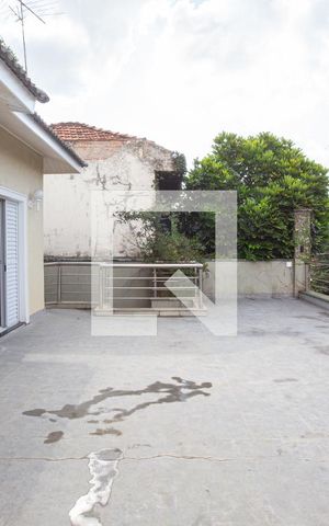 Casa à venda com 700m², 3 quartos e 8 vagas Casa à venda com 700m², 3 quartos e 8 vagassacada