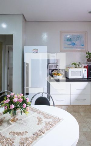 Casa à venda com 700m², 3 quartos e 8 vagas Casa à venda com 700m², 3 quartos e 8 vagascozinha