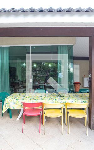 Casa à venda com 700m², 3 quartos e 8 vagas Casa à venda com 700m², 3 quartos e 8 vagasquintal