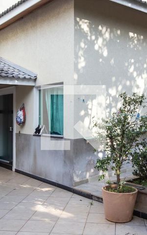 Casa à venda com 700m², 3 quartos e 8 vagas Casa à venda com 700m², 3 quartos e 8 vagaslavanderia
