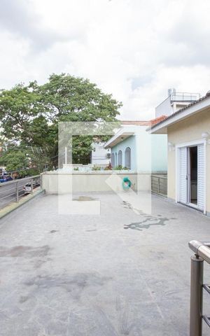 Casa à venda com 700m², 3 quartos e 8 vagas Casa à venda com 700m², 3 quartos e 8 vagassacada
