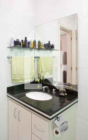 Casa à venda com 700m², 3 quartos e 8 vagas Casa à venda com 700m², 3 quartos e 8 vagasbanheiro suíte 1