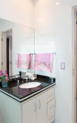 Casa à venda com 700m², 3 quartos e 8 vagas Casa à venda com 700m², 3 quartos e 8 vagasbanheiro suíte 2