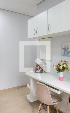 Casa à venda com 700m², 3 quartos e 8 vagas Casa à venda com 700m², 3 quartos e 8 vagasescritório