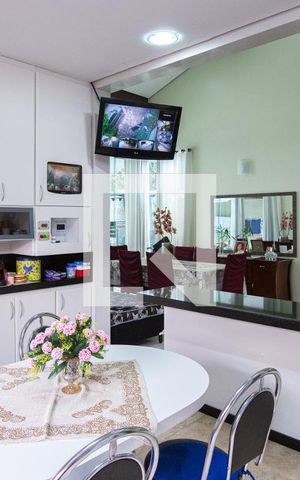 Casa à venda com 700m², 3 quartos e 8 vagas Casa à venda com 700m², 3 quartos e 8 vagascozinha