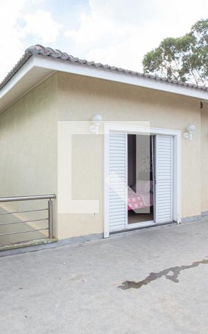 Casa à venda com 700m², 3 quartos e 8 vagas Casa à venda com 700m², 3 quartos e 8 vagassacada