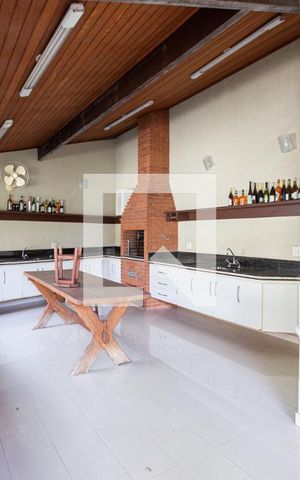 Casa à venda com 700m², 3 quartos e 8 vagas Casa à venda com 700m², 3 quartos e 8 vagaschurrasqueira