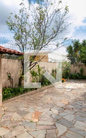 Casa à venda com 400m², 4 quartos e 3 vagas Casa à venda com 400m², 4 quartos e 3 vagasÁrea Externa