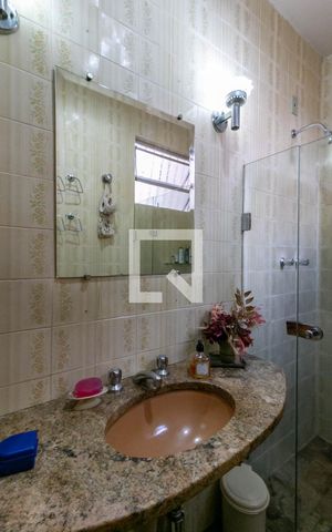 Casa à venda com 400m², 4 quartos e 3 vagas Casa à venda com 400m², 4 quartos e 3 vagasBanheiro do Quarto 1