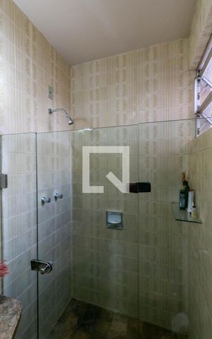 Casa à venda com 400m², 4 quartos e 3 vagas Casa à venda com 400m², 4 quartos e 3 vagasBanheiro do Quarto 1