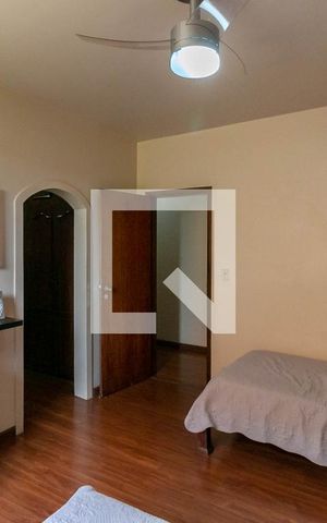 Casa à venda com 400m², 4 quartos e 3 vagas Casa à venda com 400m², 4 quartos e 3 vagasQuarto 4