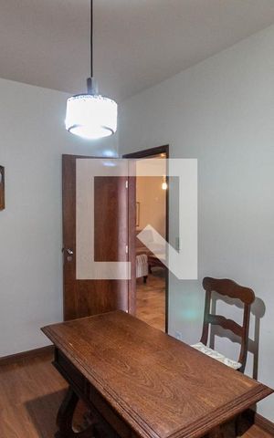 Casa à venda com 400m², 4 quartos e 3 vagas Casa à venda com 400m², 4 quartos e 3 vagasEscritório