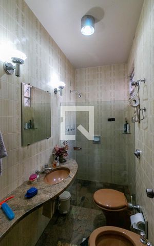 Casa à venda com 400m², 4 quartos e 3 vagas Casa à venda com 400m², 4 quartos e 3 vagasBanheiro do Quarto 1