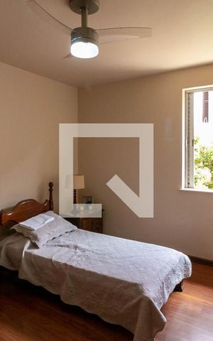 Casa à venda com 400m², 4 quartos e 3 vagas Casa à venda com 400m², 4 quartos e 3 vagasQuarto 4
