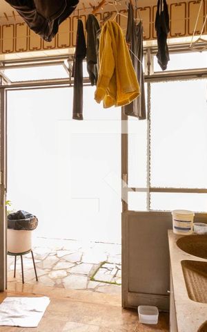 Casa à venda com 400m², 4 quartos e 3 vagas Casa à venda com 400m², 4 quartos e 3 vagasÁrea de Serviço