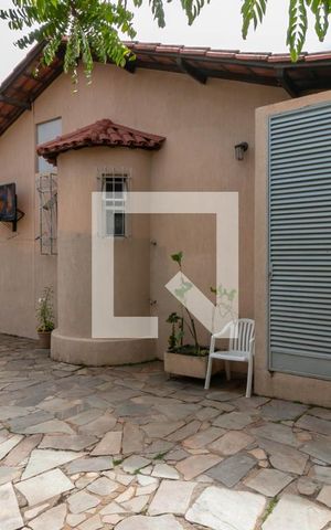 Casa à venda com 400m², 4 quartos e 3 vagas Casa à venda com 400m², 4 quartos e 3 vagasÁrea Externa