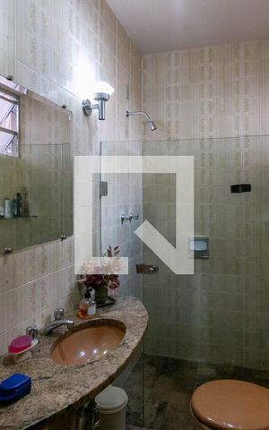 Casa à venda com 400m², 4 quartos e 3 vagas Casa à venda com 400m², 4 quartos e 3 vagasBanheiro do Quarto 1