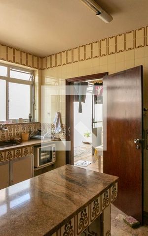 Casa à venda com 400m², 4 quartos e 3 vagas Casa à venda com 400m², 4 quartos e 3 vagasCozinha