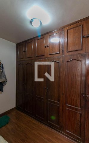 Casa à venda com 400m², 4 quartos e 3 vagas Casa à venda com 400m², 4 quartos e 3 vagasQuarto de Serviço
