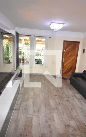 Casa à venda com 112m², 3 quartos e 2 vagasSala