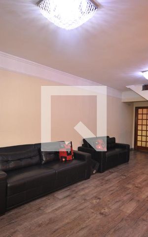 Casa à venda com 112m², 3 quartos e 2 vagasSala