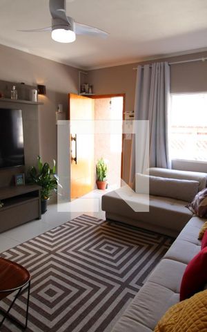 Casa à venda com 160m², 4 quartos e 2 vagasSala