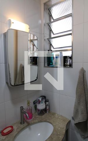 Casa à venda com 160m², 4 quartos e 2 vagasBanheiro 1