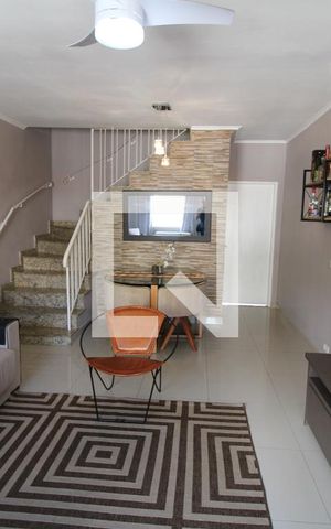 Casa à venda com 160m², 4 quartos e 2 vagasSala