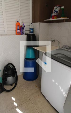 Casa à venda com 160m², 4 quartos e 2 vagasÁrea de Serviço