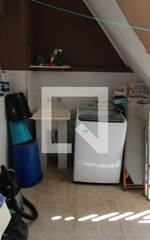 Casa à venda com 160m², 4 quartos e 2 vagasÁrea de Serviço