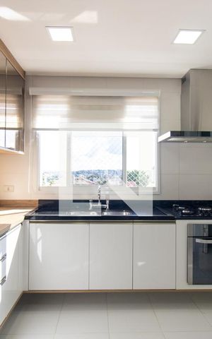 Apartamento para alugar com 121m², 2 quartos e 2 vagasCozinha
