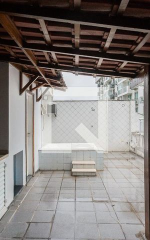 Apartamento à venda com 200m², 3 quartos e 2 vagasCobertura