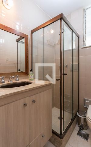 Apartamento à venda com 200m², 3 quartos e 2 vagasBanheiro 1