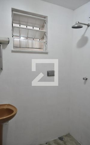 Casa de condomínio à venda com 250m², 4 quartos e 3 vagasBanheiro 1