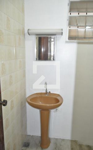 Casa de condomínio à venda com 250m², 4 quartos e 3 vagasBanheiro 1