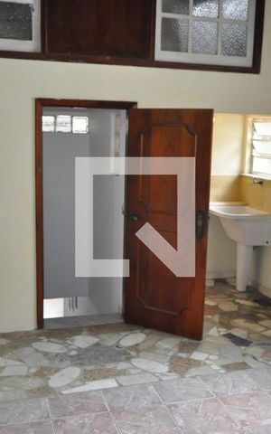 Casa de condomínio à venda com 250m², 4 quartos e 3 vagasÁrea de Serviço