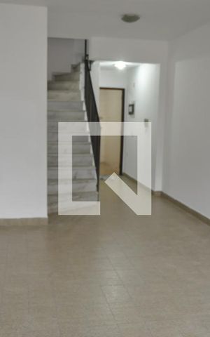 Casa de condomínio à venda com 250m², 4 quartos e 3 vagasSala