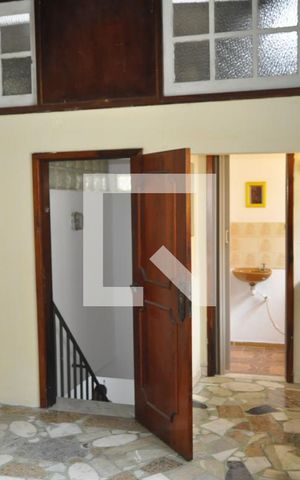 Casa de condomínio à venda com 250m², 4 quartos e 3 vagasÁrea de Serviço