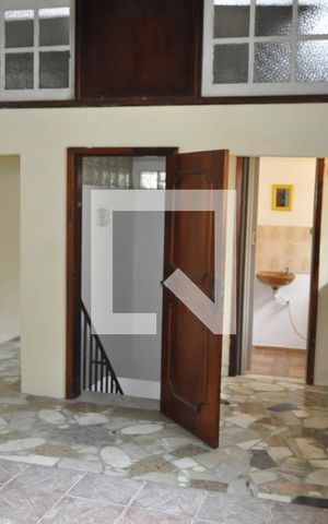 Casa de condomínio à venda com 250m², 4 quartos e 3 vagasÁrea de Serviço