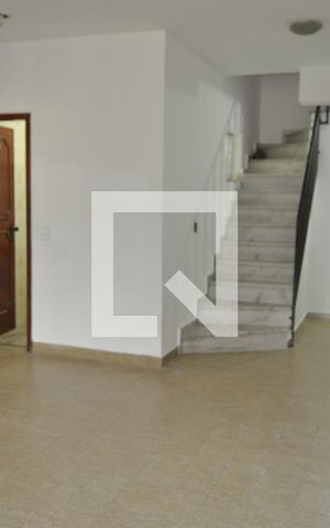Casa de condomínio à venda com 250m², 4 quartos e 3 vagasSala