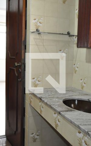 Casa de condomínio à venda com 250m², 4 quartos e 3 vagasBanheiro 3