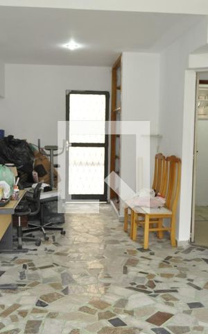 Casa de condomínio à venda com 250m², 4 quartos e 3 vagasQuarto de Serviço