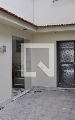 Casa de condomínio à venda com 250m², 4 quartos e 3 vagasQuintal