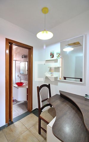 Casa de condomínio à venda com 114m², 2 quartos e 1 vagaBanheiro Social