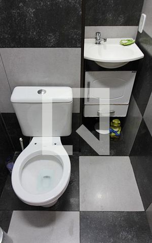 Casa de condomínio à venda com 114m², 2 quartos e 1 vagaLavabo