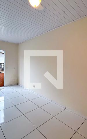 Casa para alugar com 15m², 1 quarto e sem vagaQuarto