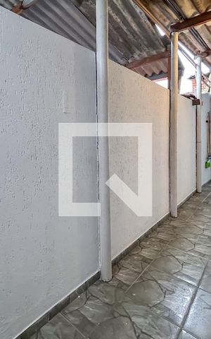 Casa para alugar com 15m², 1 quarto e sem vagaÁrea de Serviço