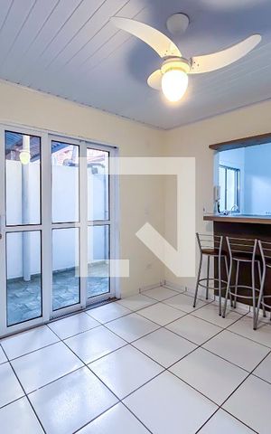 Casa para alugar com 15m², 1 quarto e sem vagaSala