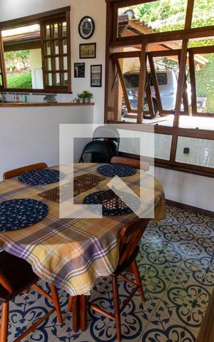 Casa de condomínio à venda com 350m², 5 quartos e 4 vagas Casa de condomínio à venda com 350m², 5 quartos e 4 vagasCozinha